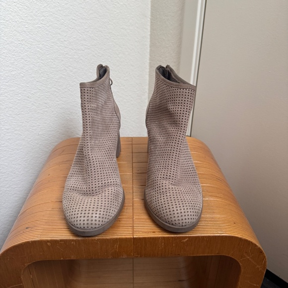 Camper- Boot Heels - Picture 2 of 4